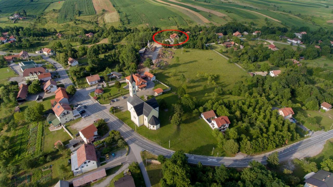 Studio Apartment Karlo Drežnik Grad Eksteriør bilde