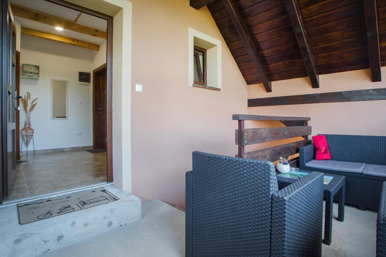 Studio Apartment Karlo Drežnik Grad Eksteriør bilde